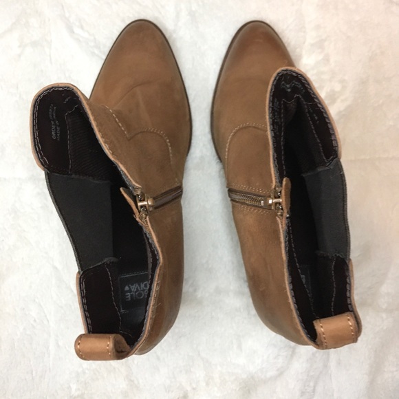 Sole Diva Brown Ankle Booties - Picture 5 of 9